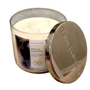 NWT Bath & Body Works Hibiscus Waterfalls Candle 14.5 Oz